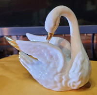 ⭐ Rare Dresden Carl Thieme Porcelain Swan Figurine