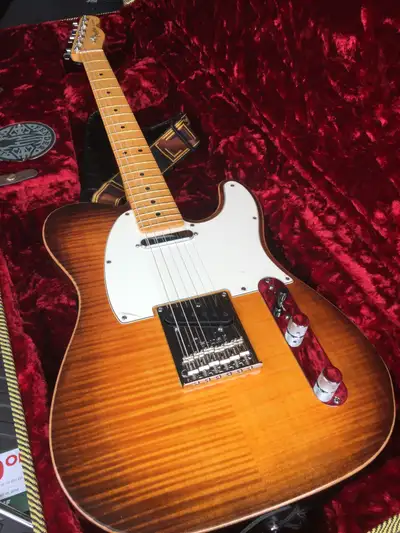 Fender Telecaster Select Violin Burst with tweed case, View more