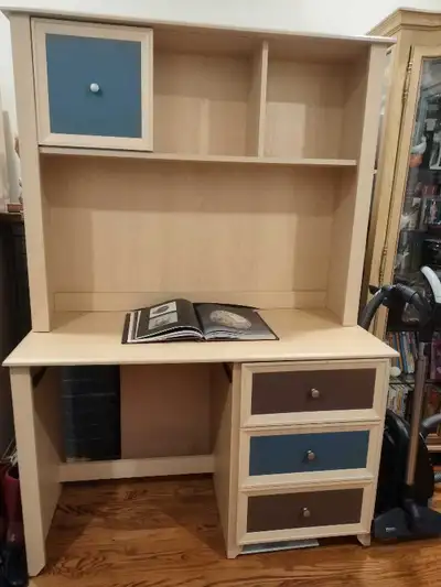 Great quality desk, View more