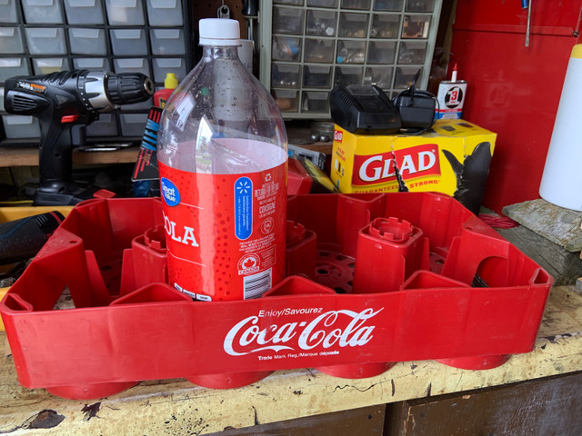 Coca Cola 2 litre plastic tray (2 total) in Arts & Collectibles in Oshawa / Durham Region - Image 2