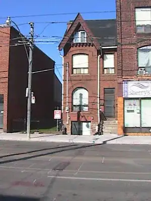 Furnished room available for female student or working downtown in house located at area code m4m2g6...