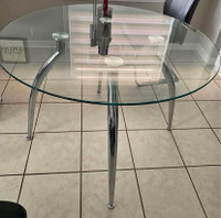 Dining table round glass 43”