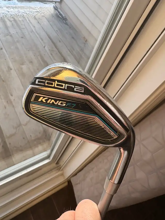 Women’s Right Handed Cobra King F7 irons 5-S plus A & Lob. in Golf in Ottawa - Image 4