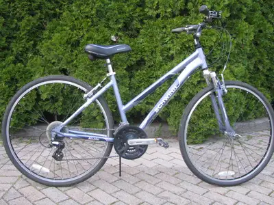 Schwinn Hydra, woman's hybrid bike., View more