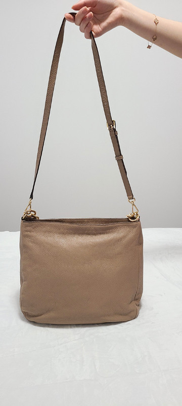 Michael Kors Medium Ivory-color Leather Shoulder Bag in Women's - Bags & Wallets in Barrie - Image 3