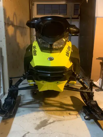 2021 600 efi renegade 137 w/electric start / reverse Just hit 8000klms on our last trip Selling beca...