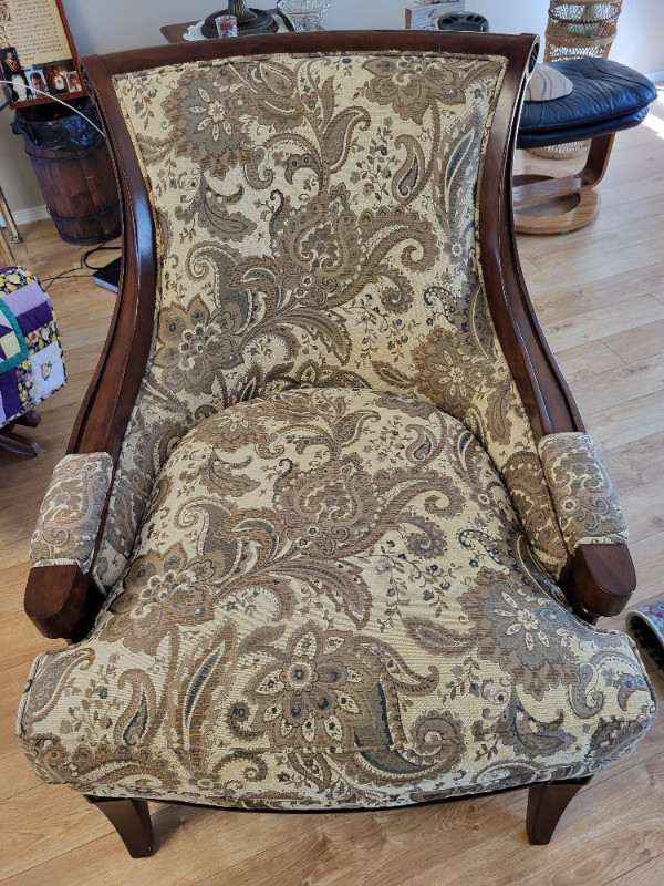 Accent Chair in Chairs & Recliners in Edmonton
