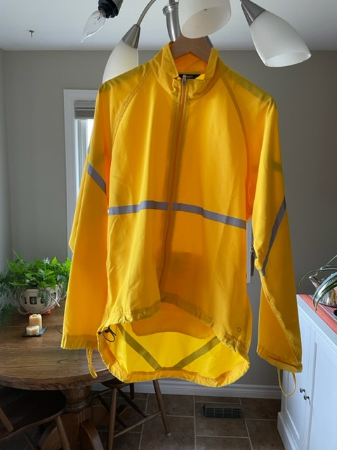 MEC Cycling Jacket in Clothing, Shoes & Accessories in Belleville