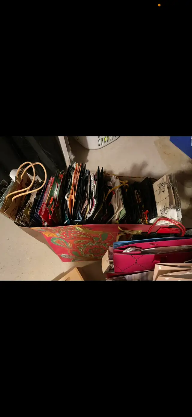 50 x DECORATIVE LIQUOR WINE GIFT BAGS AND BOXES FOR SALE!63005668106627121