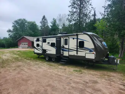 Great family trailer. Bought in June 2023. Had some minor water damage from previous owner which was...