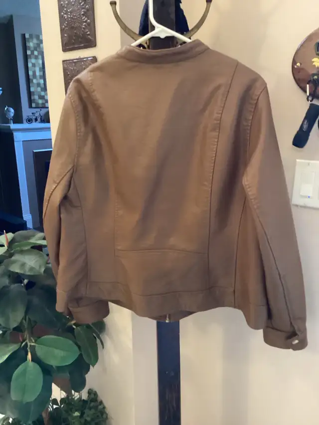Women’s Brown Faux Leather Motorcycle Style Jacket Size 2XL in Women's - Tops & Outerwear in Oshawa / Durham Region - Image 3