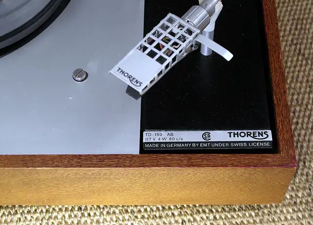 Thorens TD150 MKI Turntable in Stereo Systems & Home Theatre in Mississauga / Peel Region - Image 4