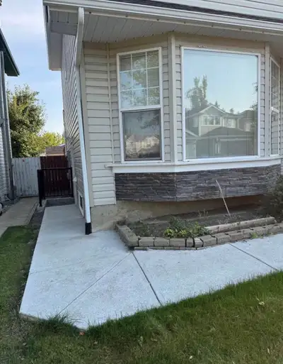 One-Bedroom Legal Basement Suite for Rent 171B Bridlewood Common, SW Calgary Location: Bridlewood SW...