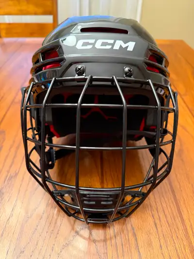 CCM Tacks 70 Hockey Helmet Senior M – Worn Once, Like New, View more