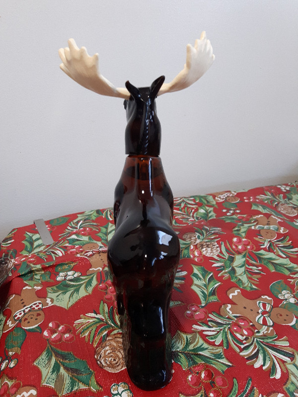 Vintage Avon Alaskan Moose After Shave Decanter in Arts & Collectibles in Edmonton - Image 4