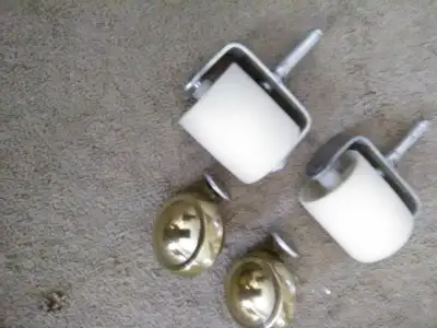 Roulettes pour base de matelas ou pour fauteuils, View more