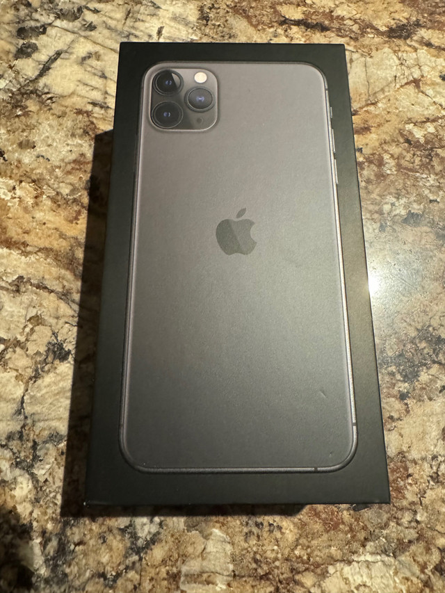 Apple iPhone 11 Pro Max 512GB Unlocked - Space Gray W/ OTTERBOX  in Cell Phones in Brantford - Image 3