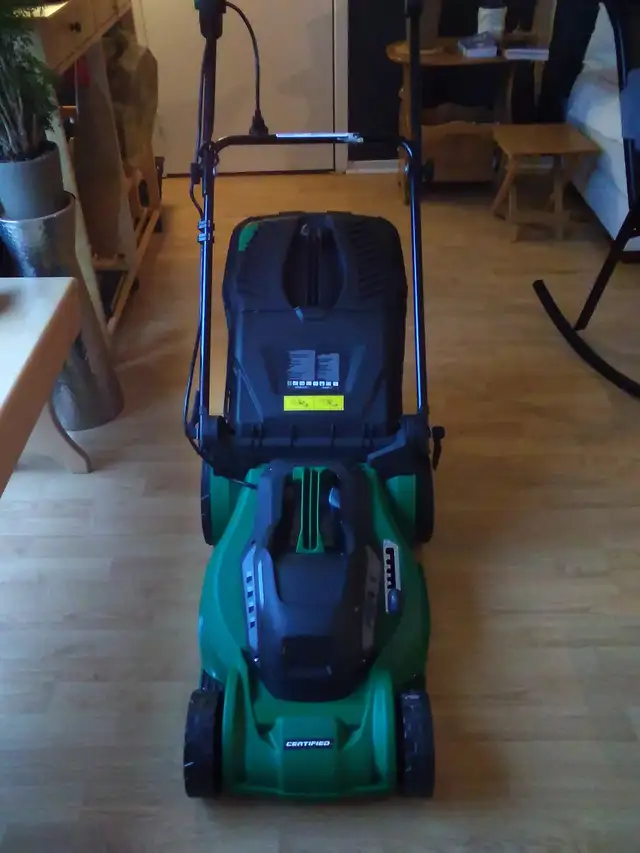 Tondeuse Électrique 17" Certified LawnMower in Lawnmowers & Leaf Blowers in Longueuil / South Shore - Image 3