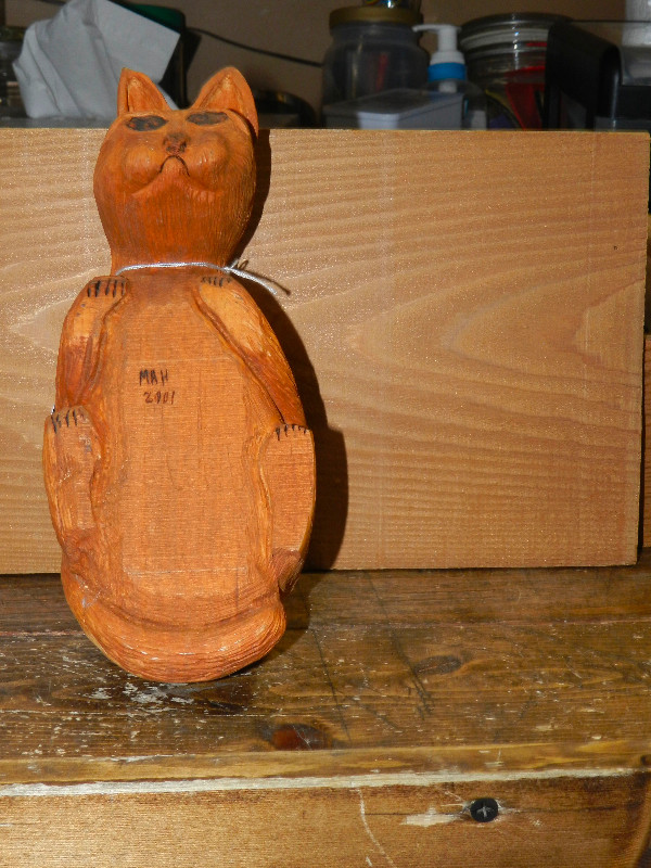 Vintage 2001 Tabby on the Cat Shelf Unique Hand Carved Natural W in Arts & Collectibles in Strathcona County - Image 3