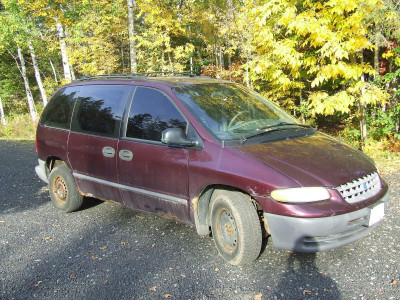 1998 Plymouth Voyager Minivan - Drives great!