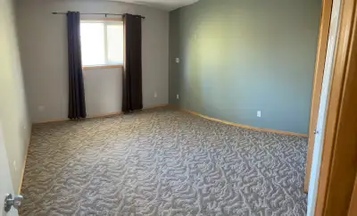 Master Size Room for Rent (Westside)