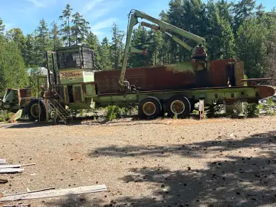 This Hahn Harvester M110 is a rugged, industrial-grade wood processing unit designed for demanding f...