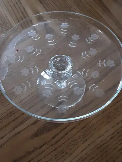 Plat à gâteau en cristal., View more