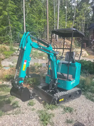 Free delivery. Brand new 2025 17hp H15 excavator. This is the bigger of the 1T excavators with built...