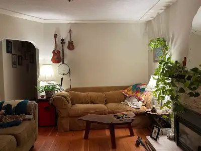 $875/month, everything included. The room can come furnished or unfurnished, depending on preference...