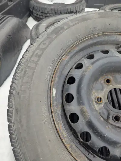 We have 4 tires Good condition Set of 4 tires Send best reasonable offer