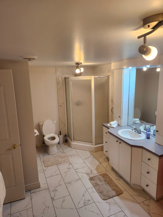 BEAU CONDO 4 1/2 A VENDRE PRÈS DE TOUT LES SERVICES!! — photo 2