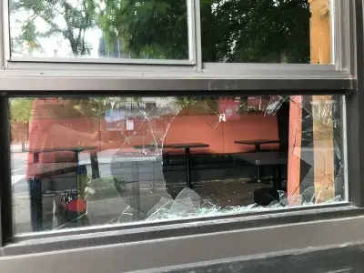 #1 Broken window and door fast INSTALL & REPAIR ☎️ 613-859-7725, View more