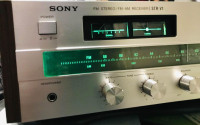 SONY FM STEREO/FM-AM RECEIVER STR-V1 IN MINT & 10/10 WORKING