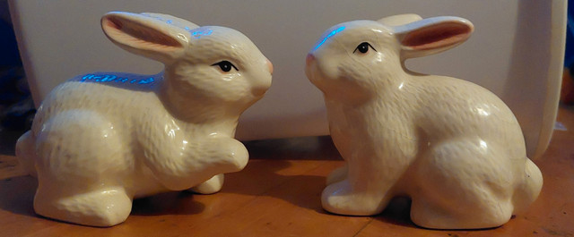 White Ceramic Bunny Figurines in Home Décor & Accents in Chatham-Kent - Image 2