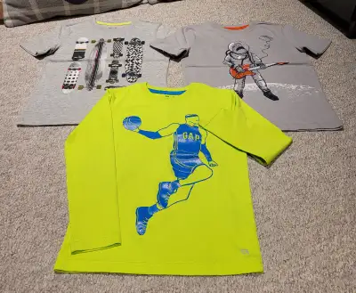 3 T-shirts Gap (taille 6/7), View more