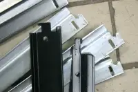 Barre de classeur latérale usagé - Lateral file rail cabinet bar