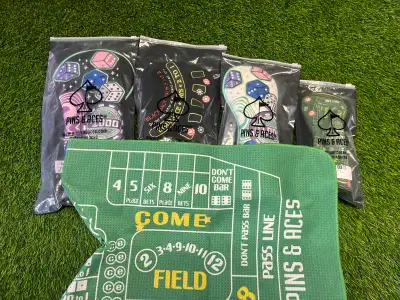 Pins and aces Golf head covers and towel casino themed, cool way to add some flash to your bag! 2 dr...