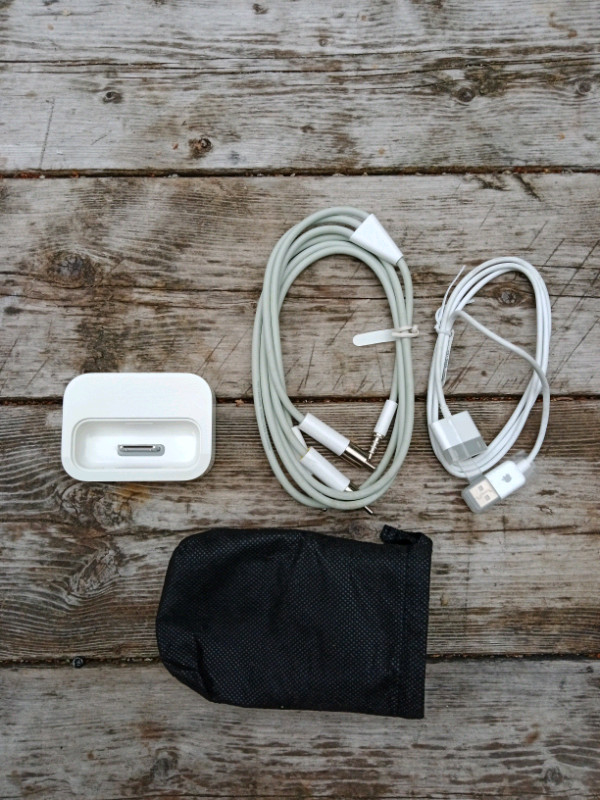 Apple Original Cables And Cradle For Video iPod, Pouch Incl in iPods & MP3s in Oshawa / Durham Region