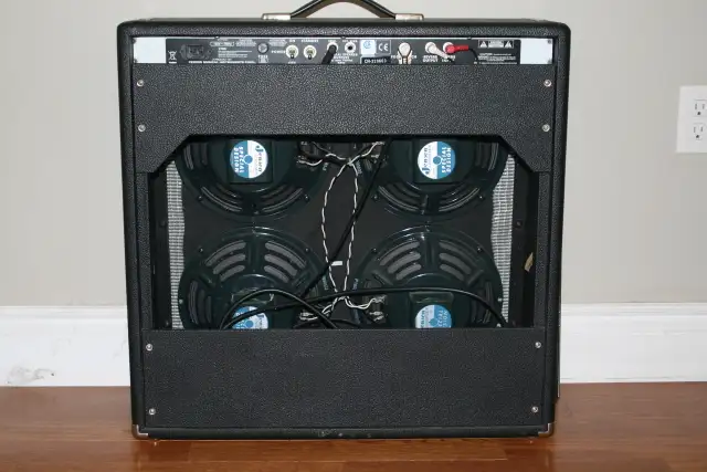 Fender '65 Super Reverb Reissue 45-Watt 4x10" Guitar Combo in Amps & Pedals in Bedford - Image 4