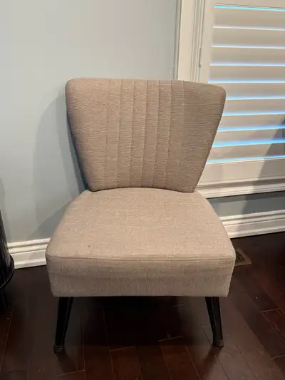 Set of 2 Matching Accent Chairs – Beige Upholstered – Good Condi, View more