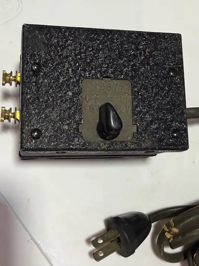 lot of 4 vintage model train controllers  in Toys & Games in Calgary - Image 7