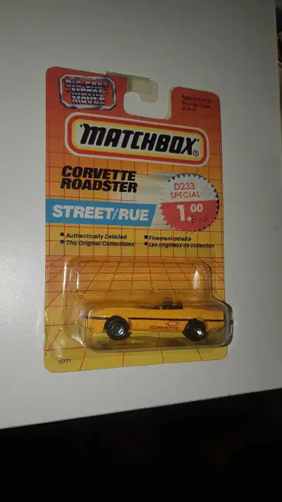 1987 Corvette Matchbox Street (1992) Damaged card check pictures 1/56 scale diecast car $5