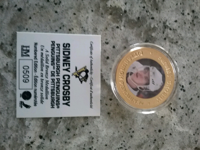 Sidney Crosby Hockey, rare stil in original box that came with. in Hockey in Cornwall - Image 3