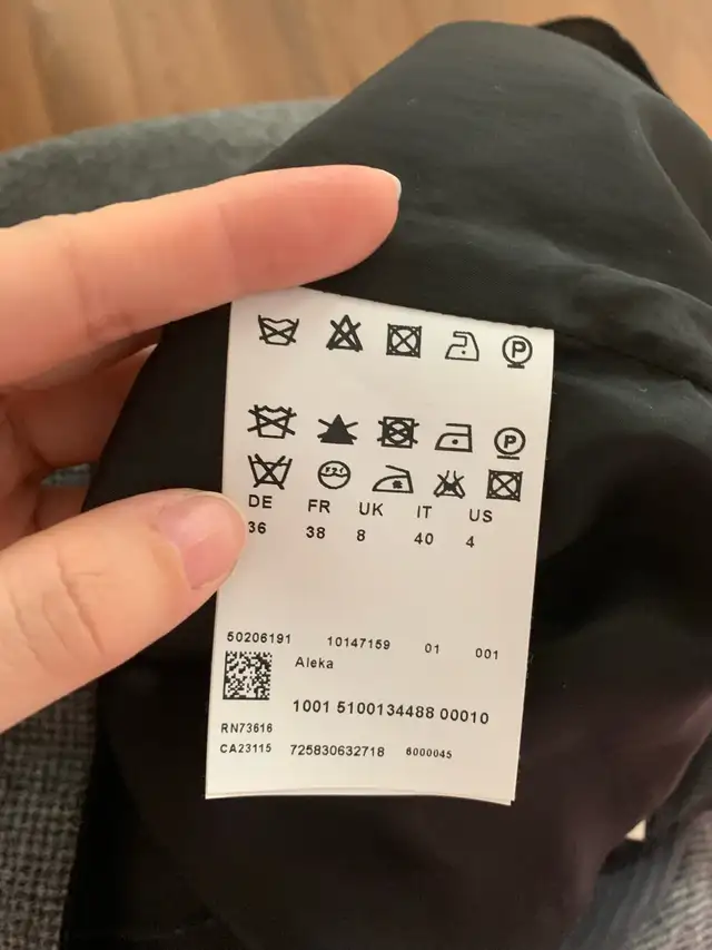 Hugo Boss Orange Dress in Women's - Dresses & Skirts in City of Toronto - Image 4