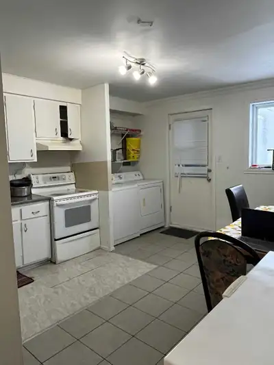 Cession de bail pour un appartement de 4 1/2 avec une salle de bain, situé au 314 Rue Seigneuriale,...