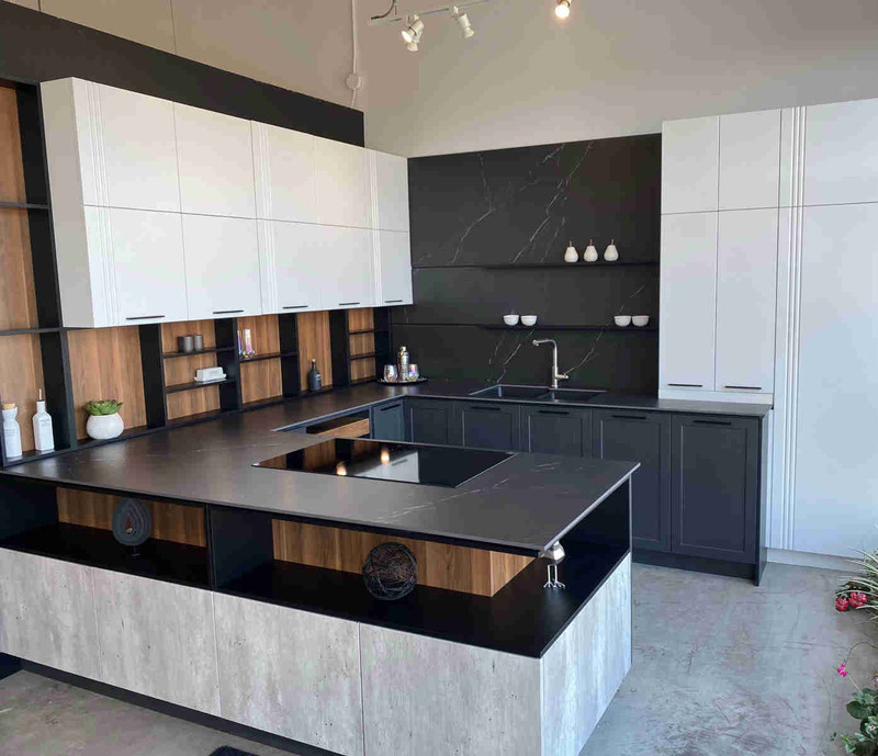 Cuisine demostrateur réalisation KWIZINE StHubert tel quel Armoires