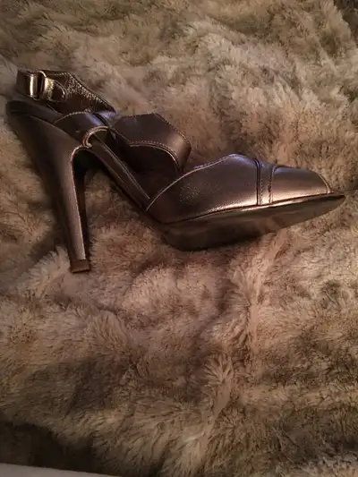 Genuine Valentino Garavani leather shoes Size 6 Brand New!, View more