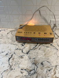 Vintage General Electric  Alarm Clock Radio
