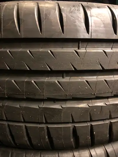 New set of 20” staggered Michelin pilot sport 4s summer tires. Tires were purchased but never ended...