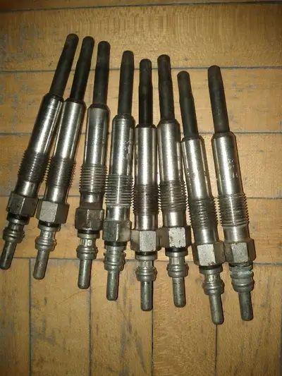 Used, clean, tested, good working glow plugs to preheat cylinder chamber, OEM Bosch, Beru, NGK ( 5v...